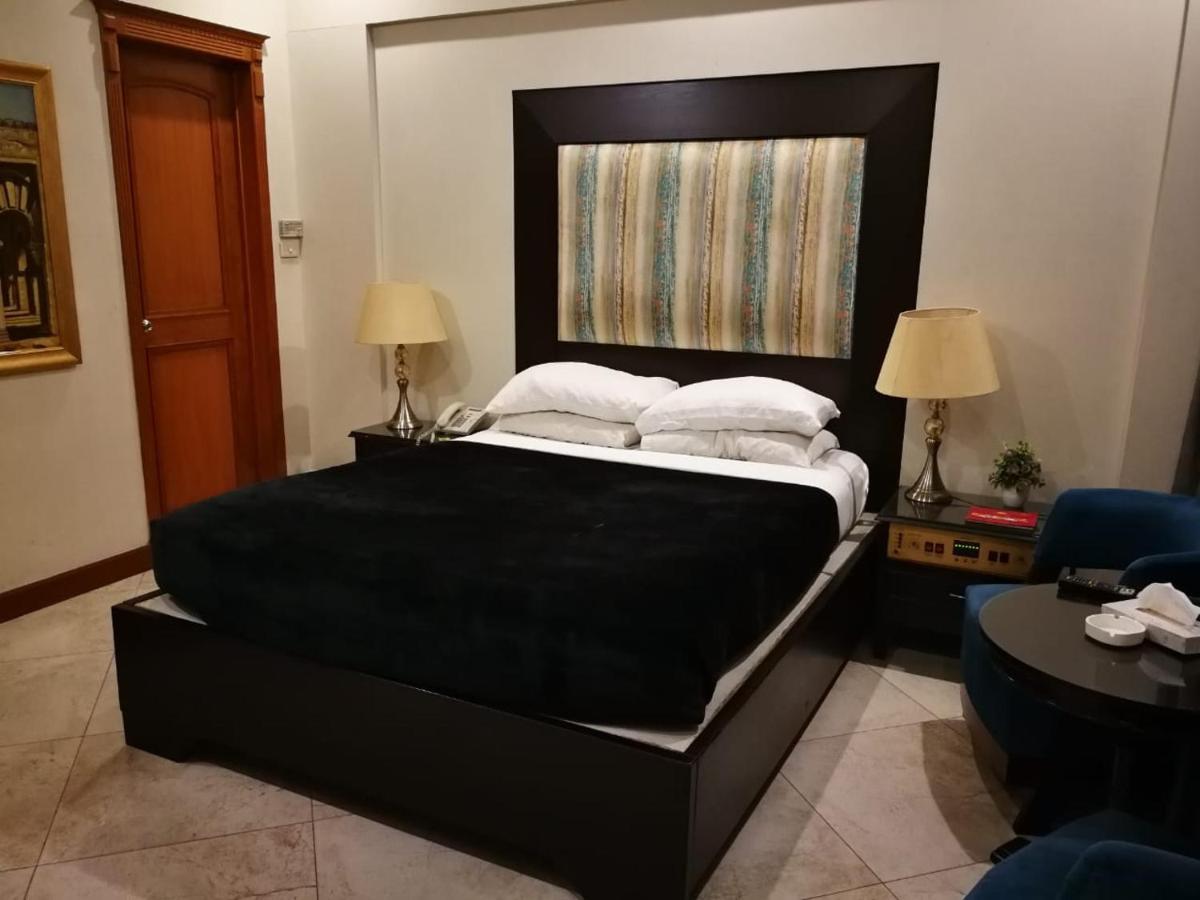 Regency Inn Hotel Lahore Exterior photo