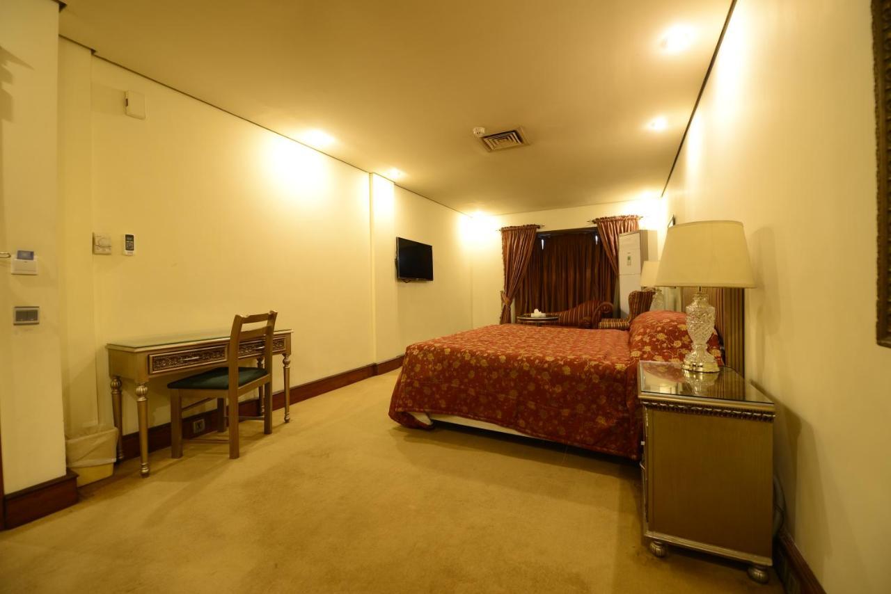 Regency Inn Hotel Lahore Exterior photo