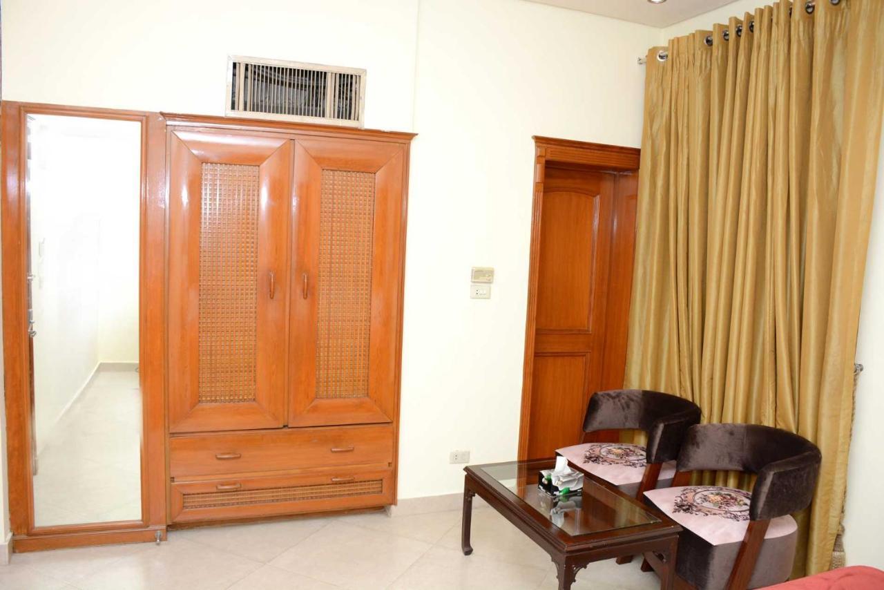 Regency Inn Hotel Lahore Exterior photo