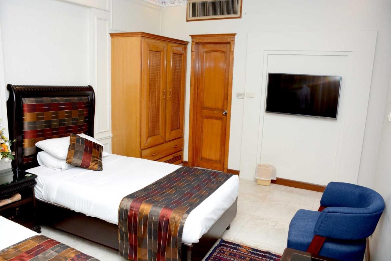 Regency Inn Hotel Lahore Exterior photo