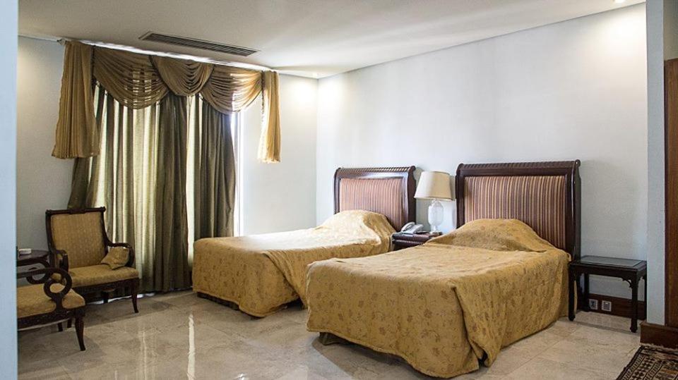 Regency Inn Hotel Lahore Exterior photo
